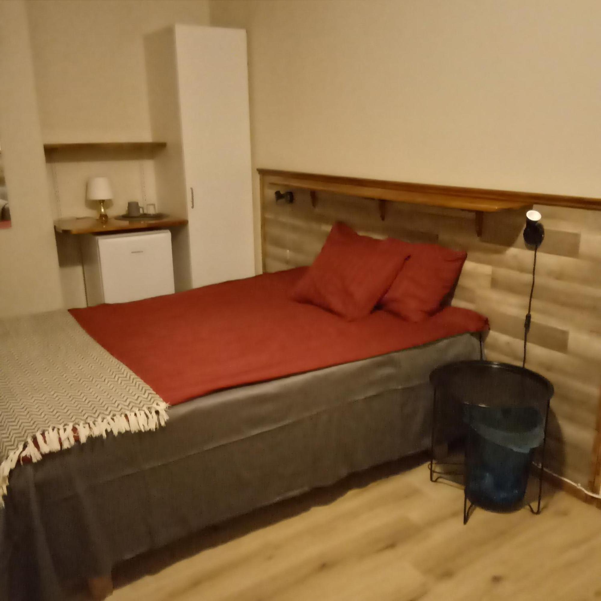 Single Room,1742903918:JPEG